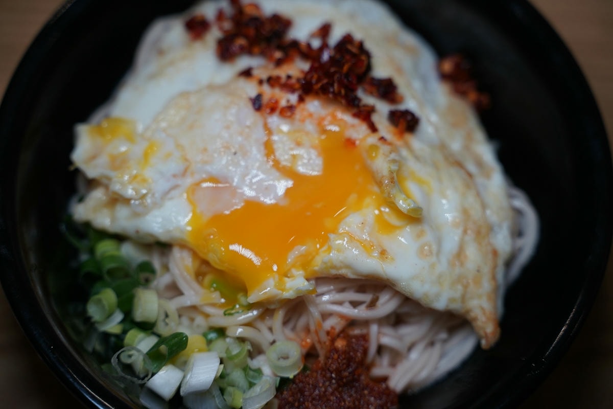 【麵老大 中正區美食】魂牽夢縈椒麻烏醋麵/紅燒肉蓋飯 必吃肉老大果凍鴨血 肉老大旗下全新品牌