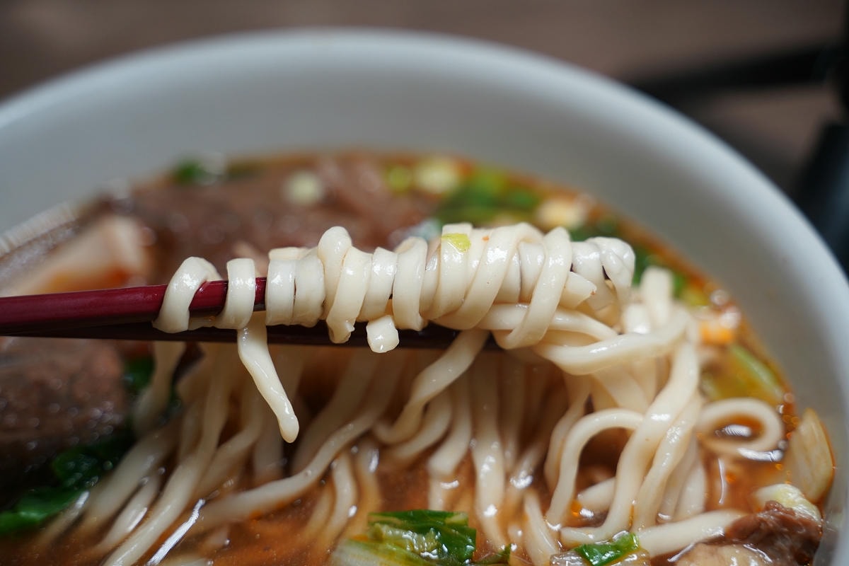 【玖伍牛肉麵店忠孝店】台北必吃牛肉麵 1998年開業牛肉麵老饕口袋名單 美味必點招牌三合一