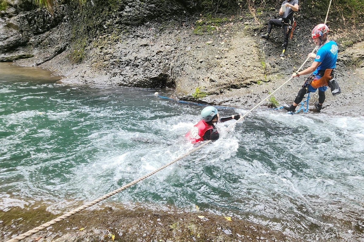 【2025年探索北橫夏季活動】小烏來溯溪趣 深潭跳水超酷滑水道 活動期間抽好宿得大獎