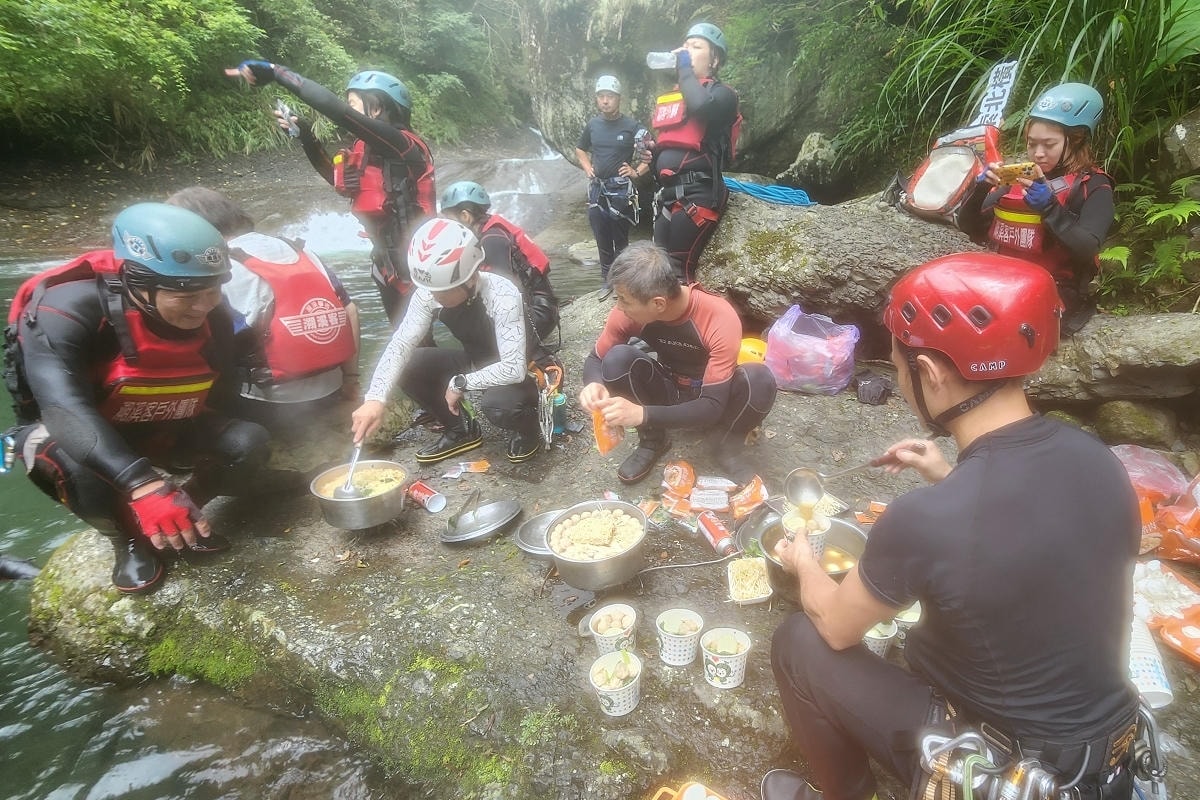 【2025年探索北橫夏季活動】小烏來溯溪趣 深潭跳水超酷滑水道 活動期間抽好宿得大獎