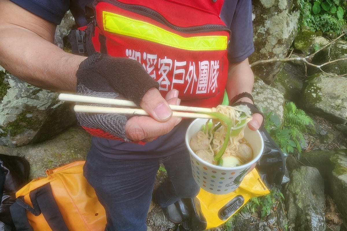 【2025年探索北橫夏季活動】小烏來溯溪趣 深潭跳水超酷滑水道 活動期間抽好宿得大獎
