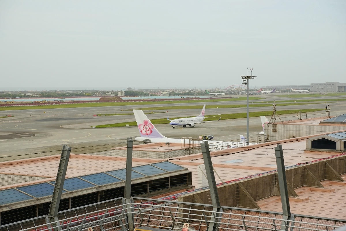 【桃園國際機場飛上海浦東國際機場】中華航空CI503 二航廈北翼天空之城飛機起降觀景平台