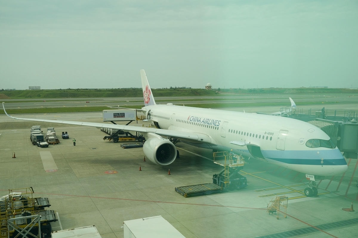【桃園國際機場飛上海浦東國際機場】中華航空CI503 二航廈北翼天空之城飛機起降觀景平台