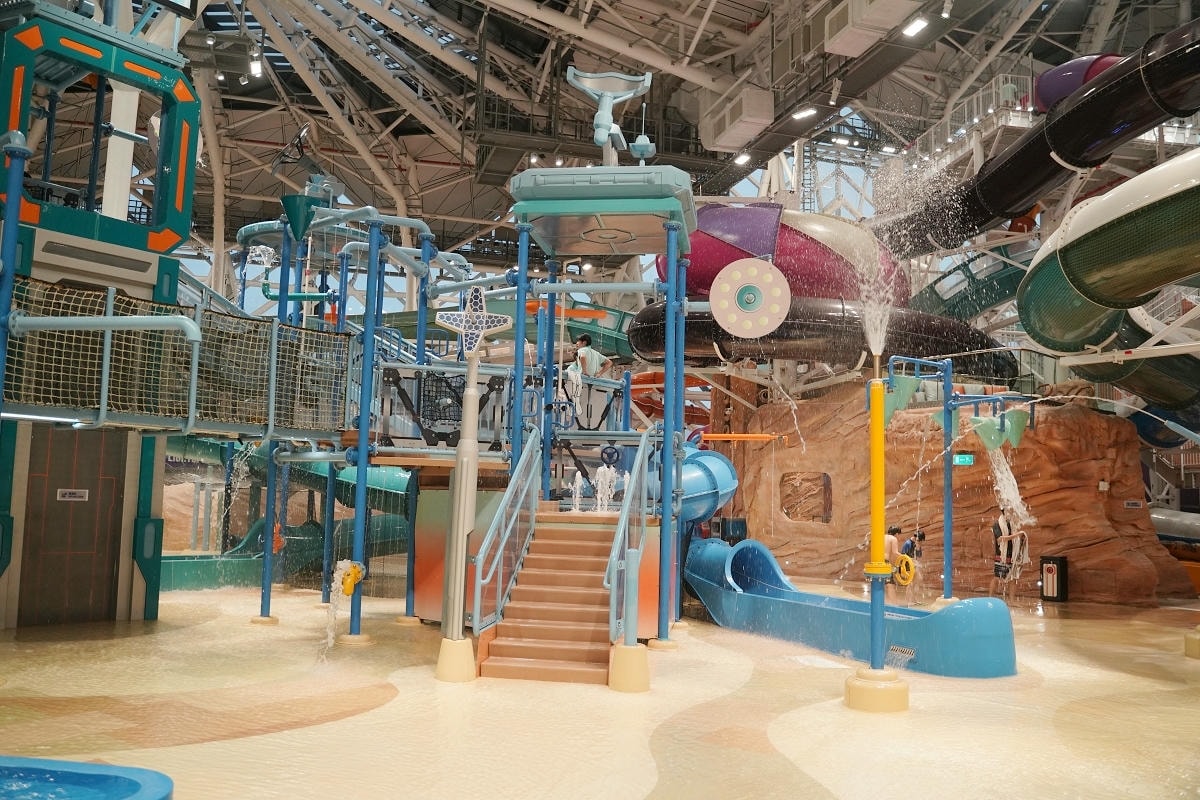 【新濠影滙水上樂園】澳門最大水上樂園 獨一無二室內恆溫玩水勝地 夏季限定戶外熱帶森林河流 - 第31張圖 【新濠影滙水上樂園】澳門最大水上樂園 獨一無二室內恆溫玩水勝地 夏季限定戶外熱帶森林河流