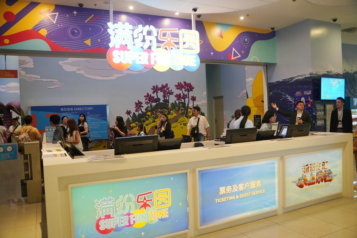 【新濠影滙滿紛樂園】FUN享全澳最獨特室內遊樂場 澳門親子好去處 山岩主題猴子繩堡考驗身手