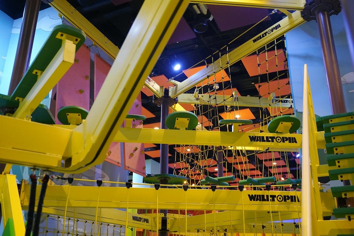【新濠影滙滿紛樂園】FUN享全澳最獨特室內遊樂場 澳門親子好去處 山岩主題猴子繩堡考驗身手