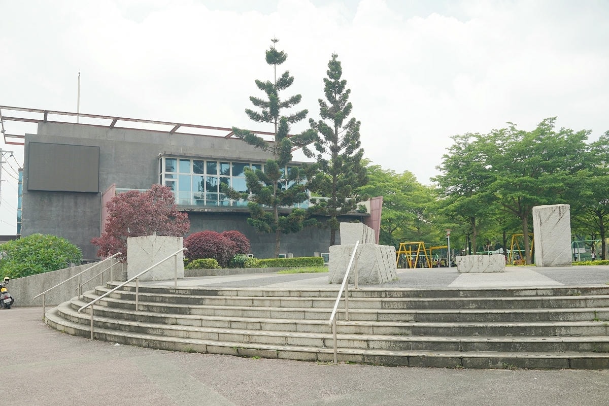 【陽明公園兒童遊樂場】桃園區最大旗艦共融式公園 全齡共融桃氣猿奇境 桃園埤塘文化生態水池