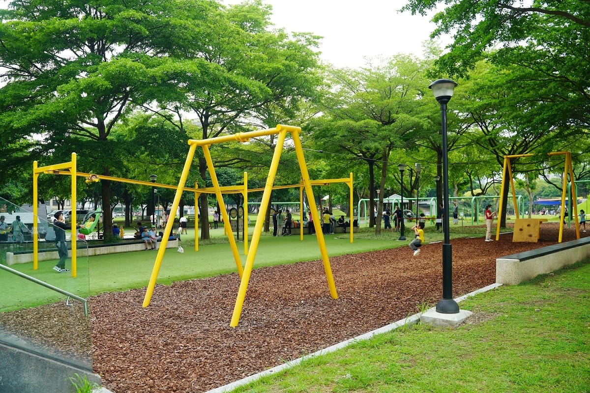 【陽明公園兒童遊樂場】桃園區最大旗艦共融式公園 全齡共融桃氣猿奇境 桃園埤塘文化生態水池