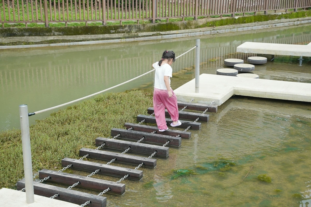 【陽明公園兒童遊樂場】桃園區最大旗艦共融式公園 全齡共融桃氣猿奇境 桃園埤塘文化生態水池