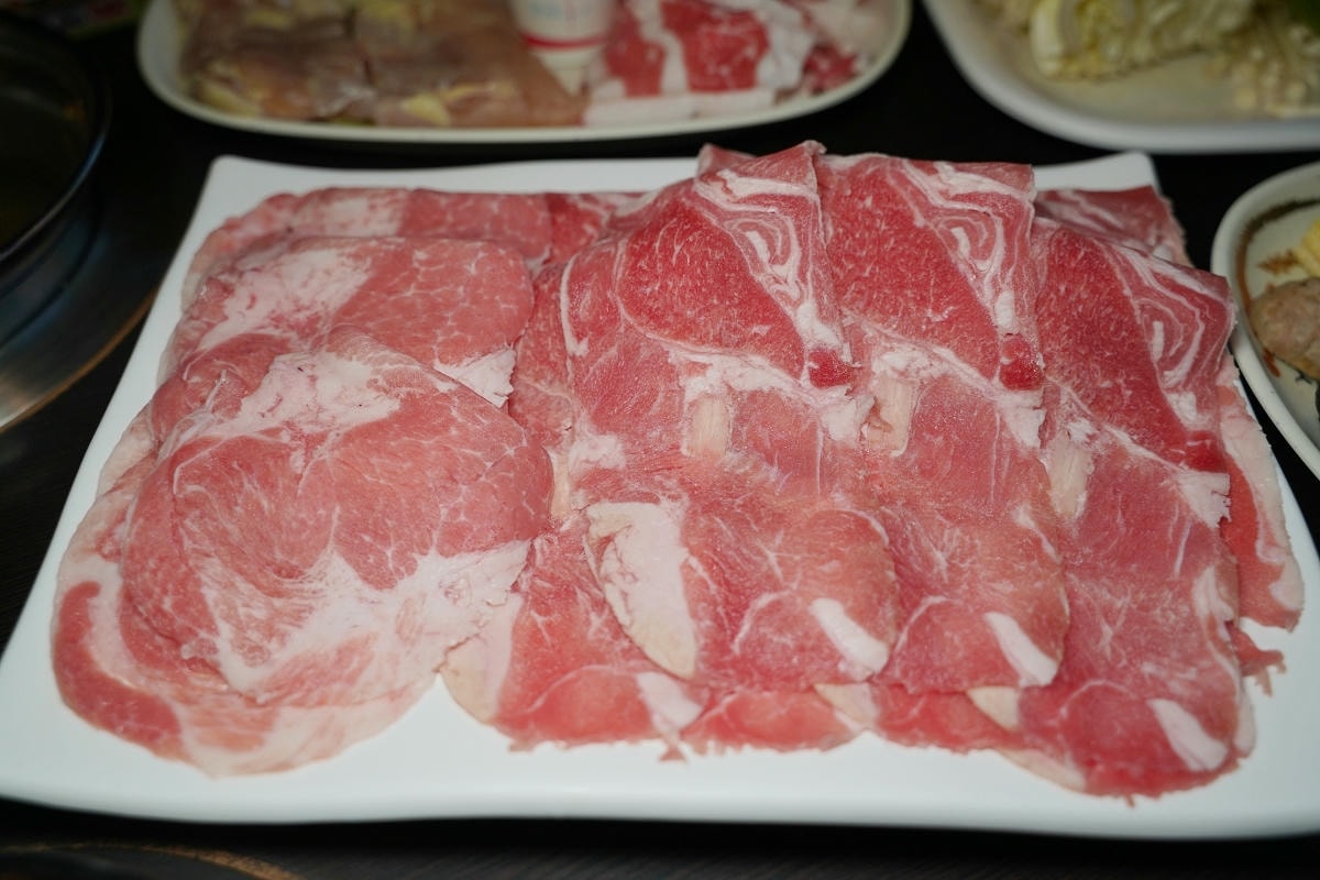 【鼎日豐日式涮涮鍋】內壢小火鍋推薦 大小肉盤菜盤自由選 飲料/霜淇淋/冰淇淋/甜湯無限供應