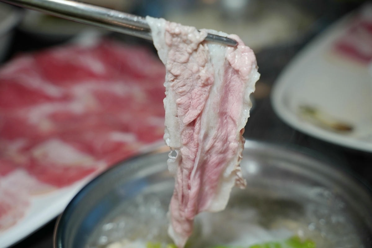 【鼎日豐日式涮涮鍋】內壢小火鍋推薦 大小肉盤菜盤自由選 飲料/霜淇淋/冰淇淋/甜湯無限供應