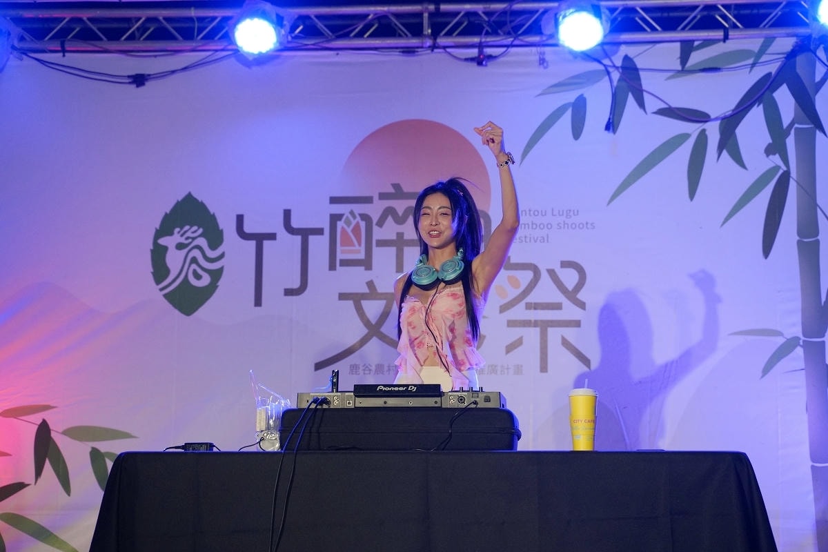 【竹醉日文化祭】南投鹿谷麒麟潭 茶香饗宴X歌手展演X市集消費抽大獎 藝文盛宴鹿谷之夜 - 第54張圖 【竹醉日文化祭】南投鹿谷麒麟潭 茶香饗宴X歌手展演X市集消費抽大獎 藝文盛宴鹿谷之夜
