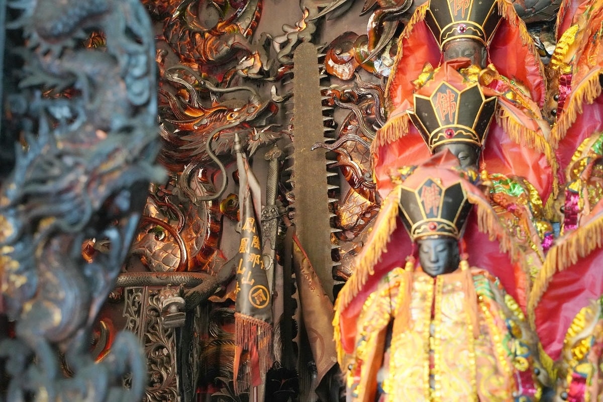 【鹿谷鳳凰山寺】建於嘉慶年間台灣三大古剎 奉祀陰那山慚愧祖師 佑我開山古匾/千年花樟香爐