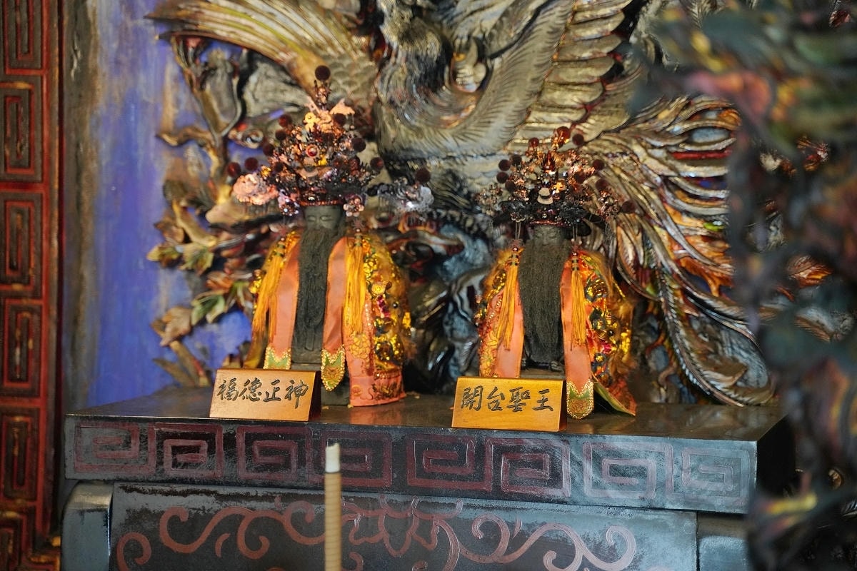 【鹿谷鳳凰山寺】建於嘉慶年間台灣三大古剎 奉祀陰那山慚愧祖師 佑我開山古匾/千年花樟香爐