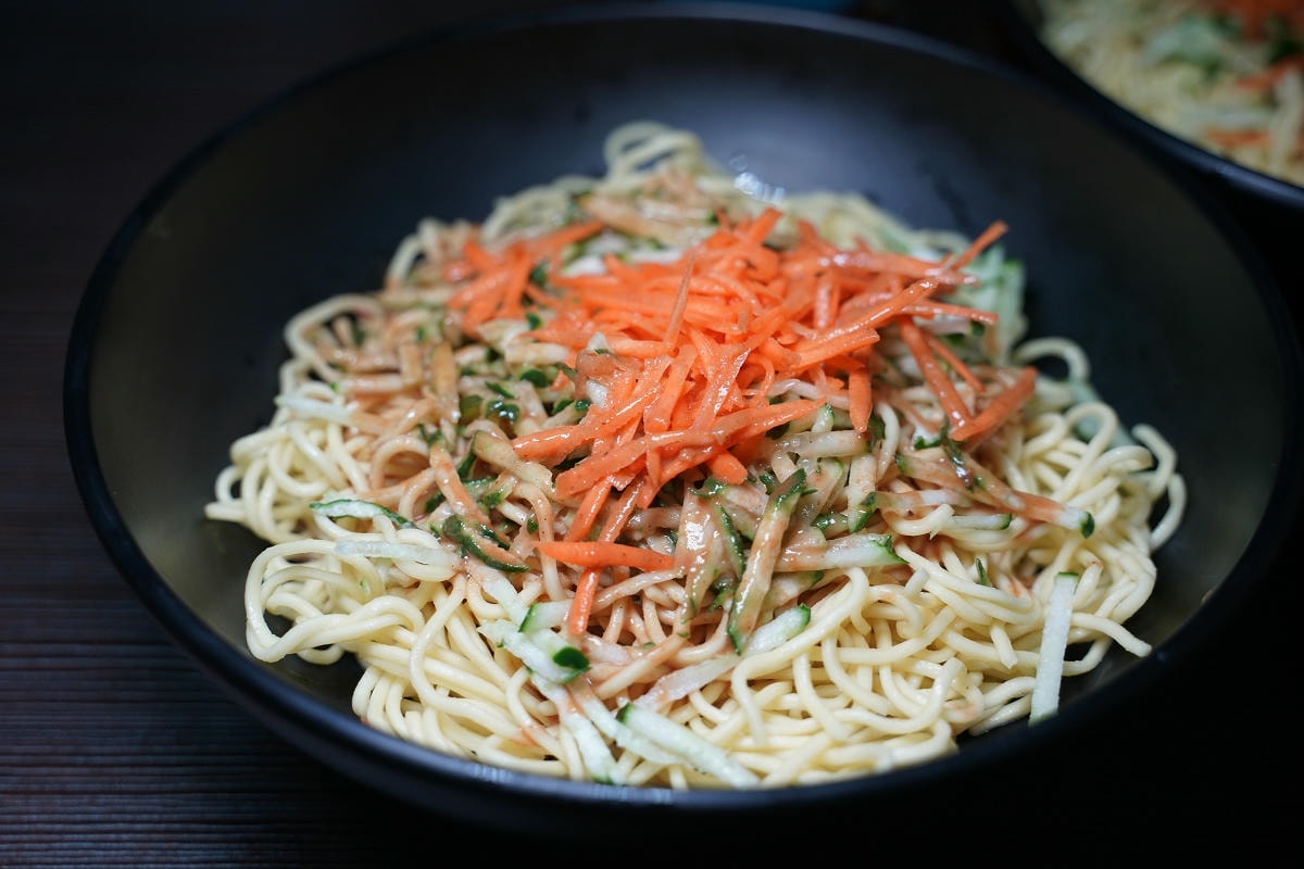 【癮食工坊】內壢涼麵店推薦 自強國中美食 CP值高份量十足 大推蒜味涼麵/味噌摃丸湯