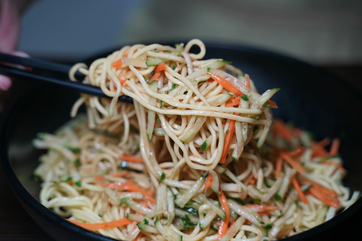 【癮食工坊】內壢涼麵店推薦 自強國中美食 CP值高份量十足 大推蒜味涼麵/味噌摃丸湯