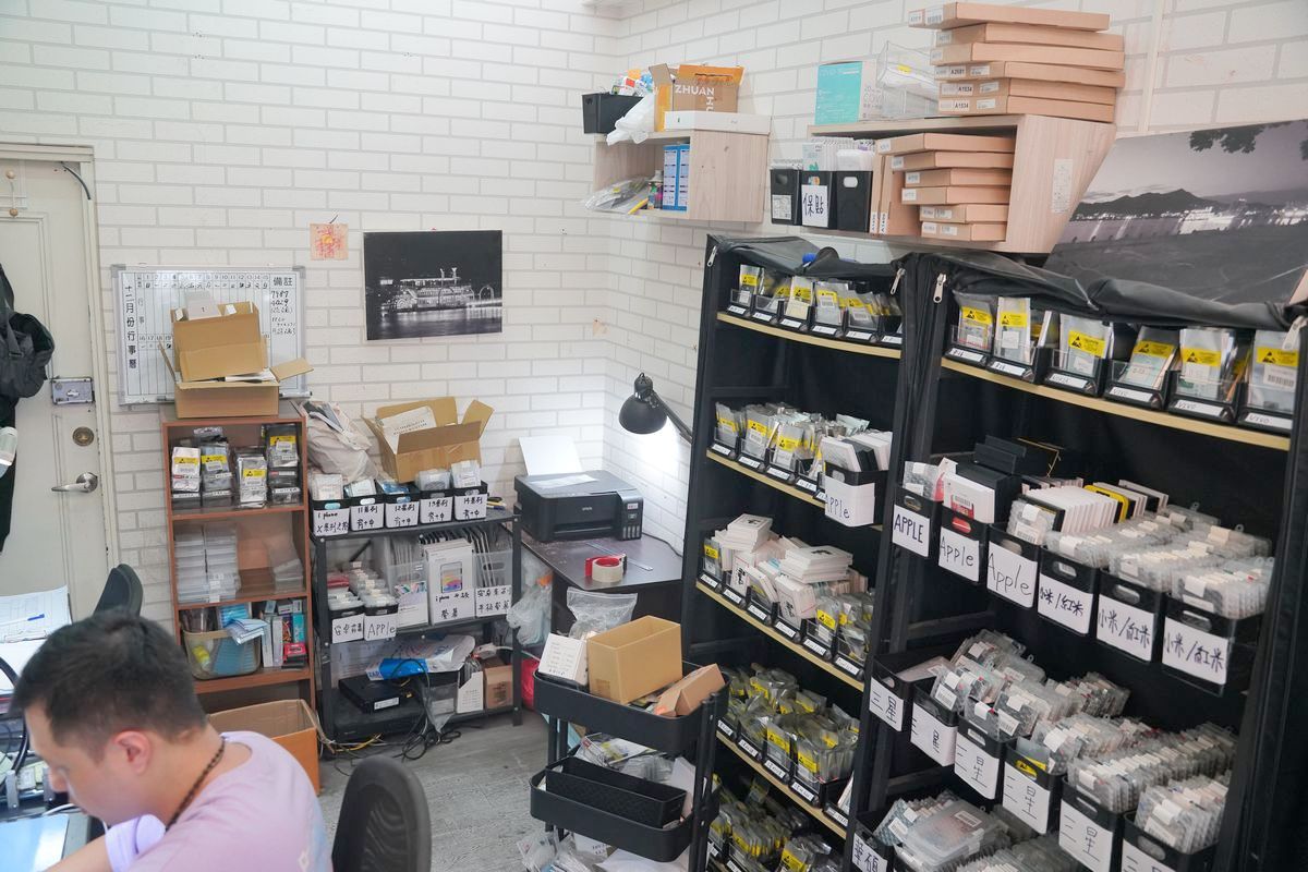 【台北三星手機維修專門店】修匠3C現場修台北大安東區延吉店 三星螢幕出現綠線現場立即更換 - 第3張圖 【台北三星手機維修專門店】修匠3C現場修台北大安東區延吉店 三星螢幕出現綠線現場立即更換