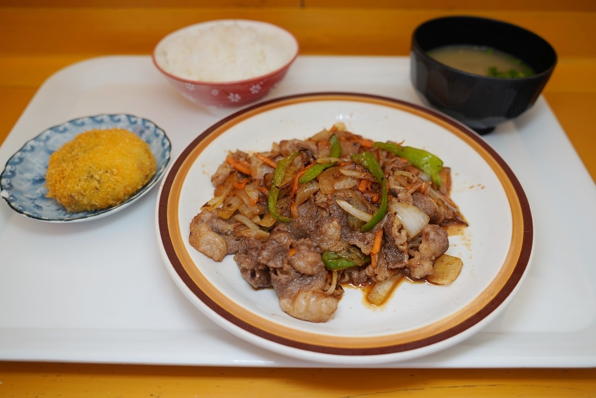 【丸吉食品】沖繩濱比嘉島早餐推薦 每日限量奶油燒魚定食晚來吃不到 燒肉定食/炸雞塊定食必點 - 第11張圖 【丸吉食品】沖繩濱比嘉島早餐推薦 每日限量奶油燒魚定食晚來吃不到 燒肉定食/炸雞塊定食必點