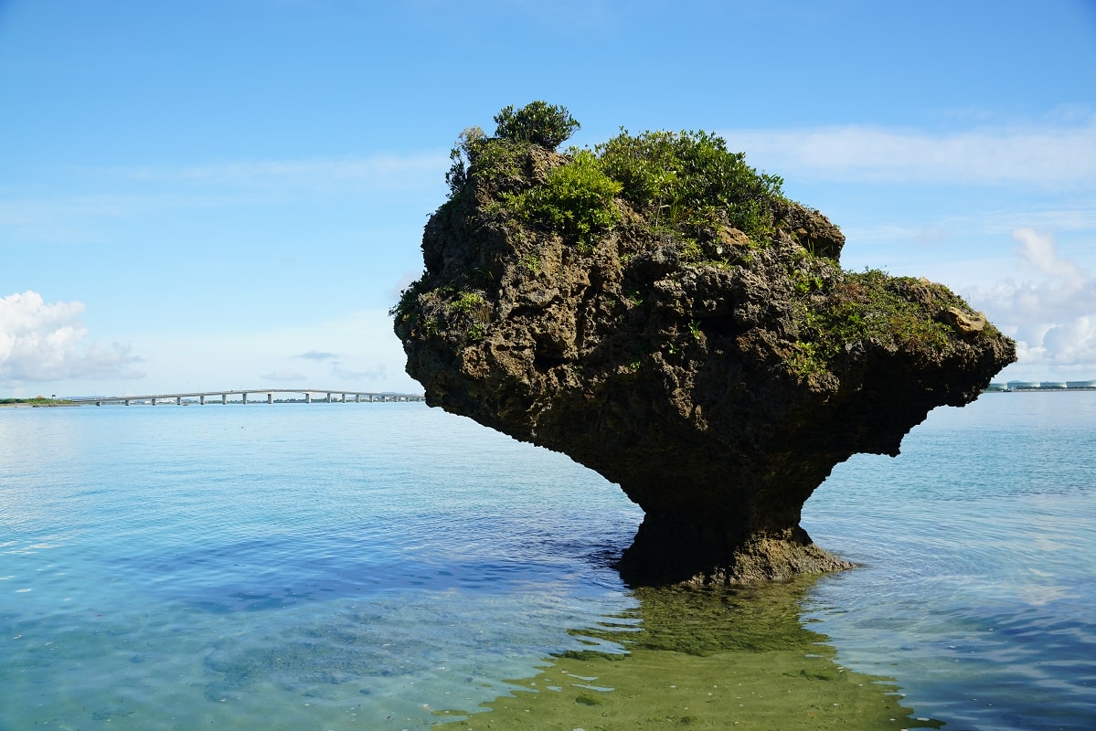 【阿摩美久之墓】琉球創世神話的天神 沖繩濱比嘉島灌籃高手宮城良田秘密基地 絕美花瓶岩海景