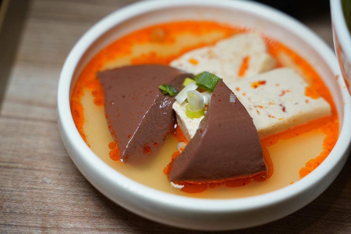 【螺螄福rose food正宗柳州螺螄粉信義店】小資族午餐銷魂飯/燃麵套餐促銷價只要99元