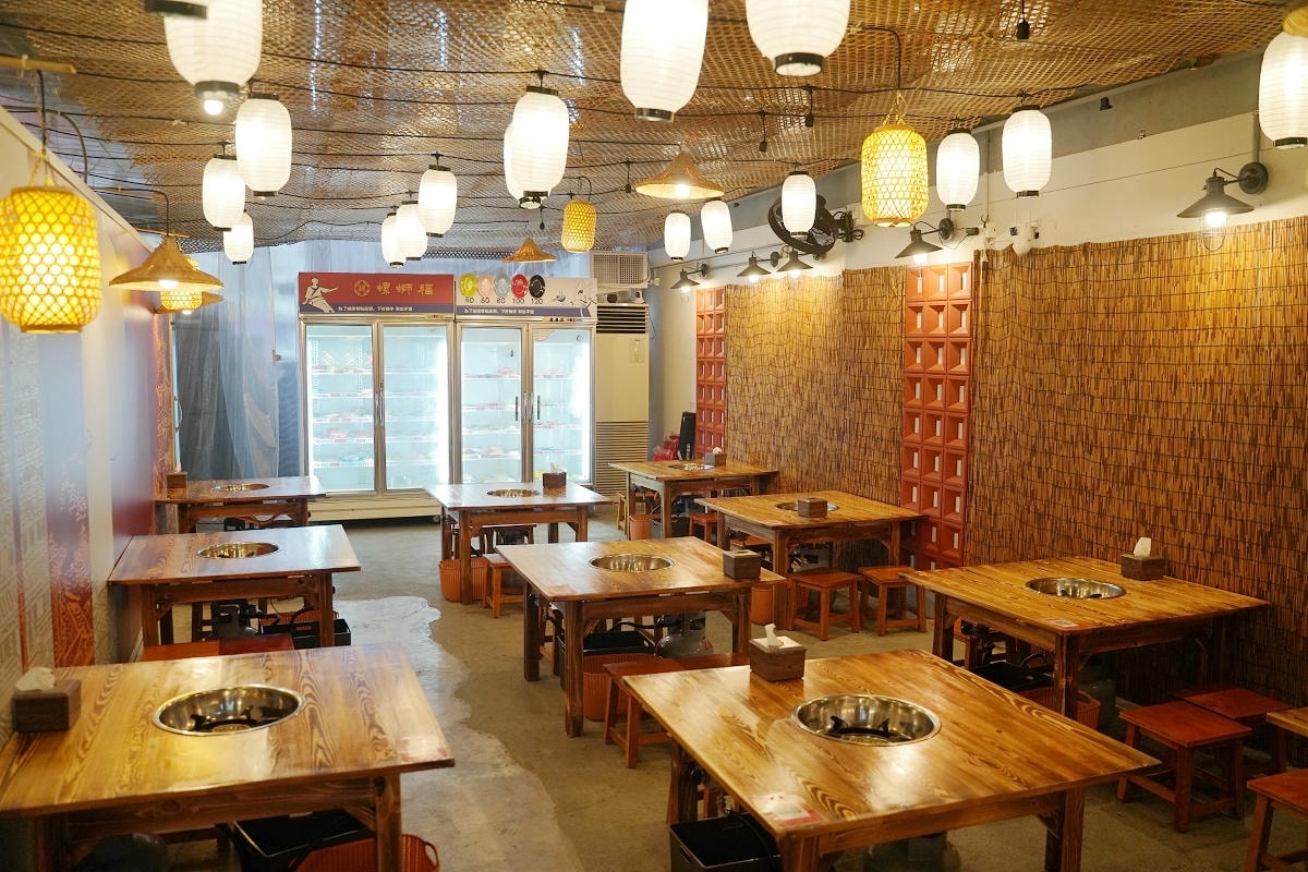 【螺螄福鴛鴦石頭火鍋延吉店】獨創柳州螺螄湯/南京老鴨湯 新開幕冰箱盤類全面五折優惠