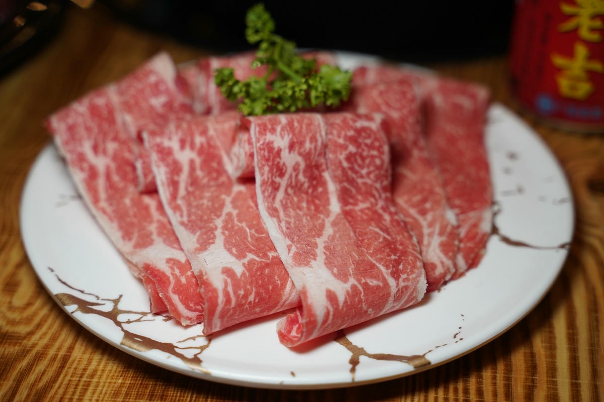 【螺螄福鴛鴦石頭火鍋延吉店】獨創柳州螺螄湯/南京老鴨湯 新開幕冰箱盤類全面五折優惠