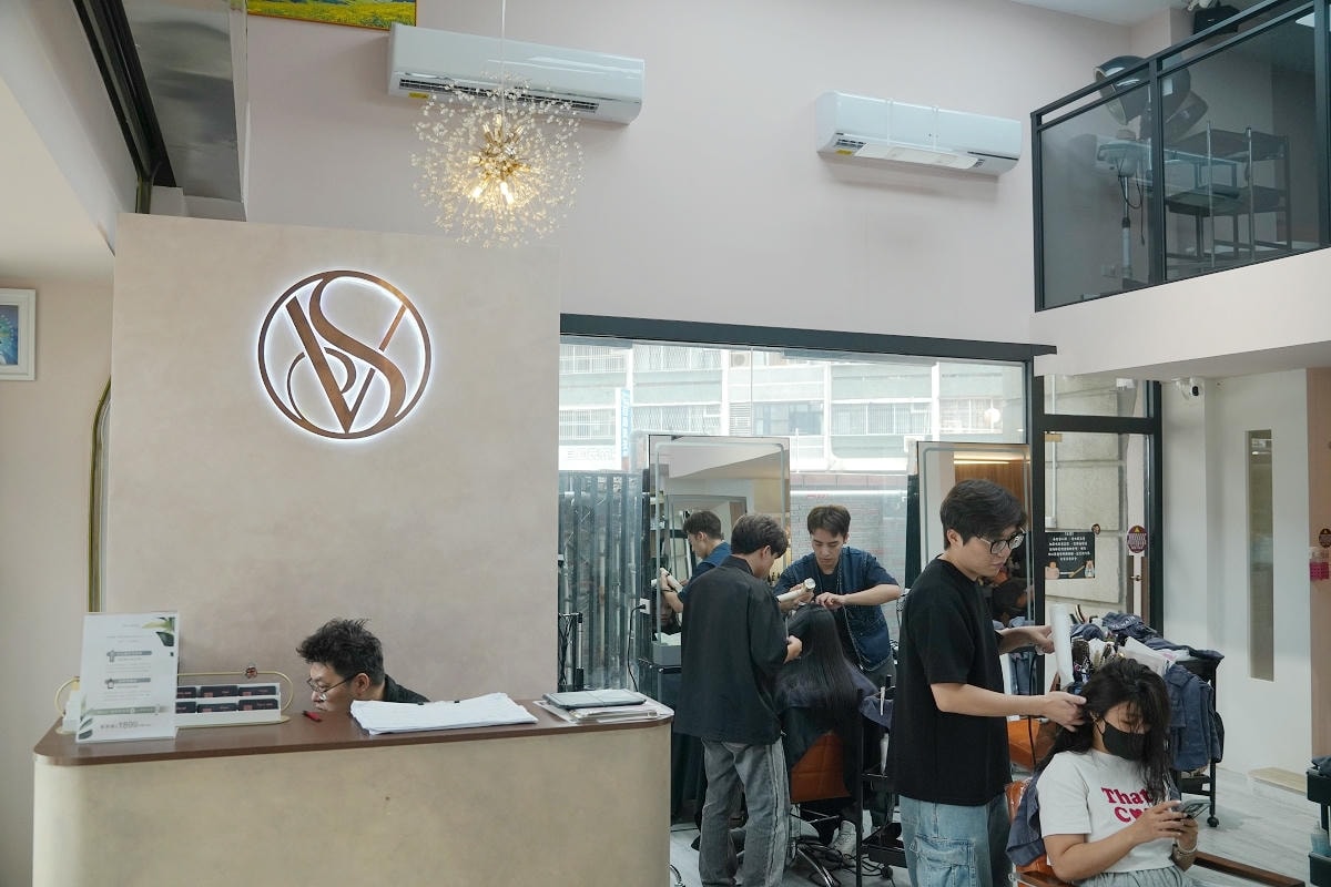 【台中西屯 VS Hair Salon】台中親子美髮沙龍推薦 可愛貓咪+卡皮巴拉水豚駐店