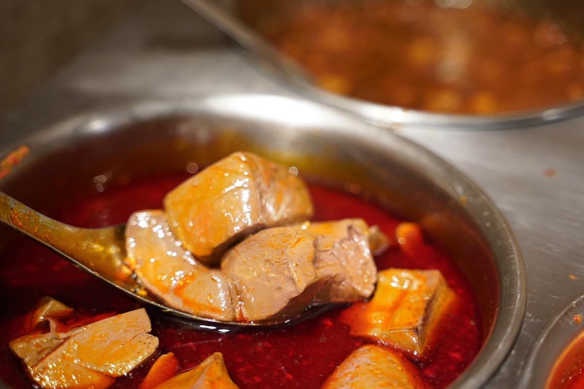 【焱焱燒鍋銅盤鍋物】中和民安街積穗夜市美食推薦 滷肉飯/麻辣鴨血豆腐/飲料豐富自助吧吃到飽
