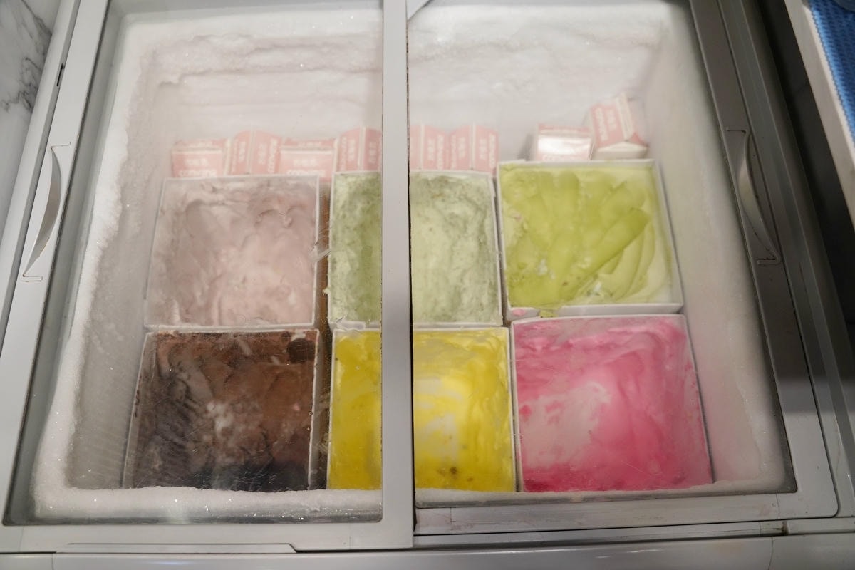 【焱焱燒鍋銅盤鍋物】中和民安街積穗夜市美食推薦 滷肉飯/麻辣鴨血豆腐/飲料豐富自助吧吃到飽