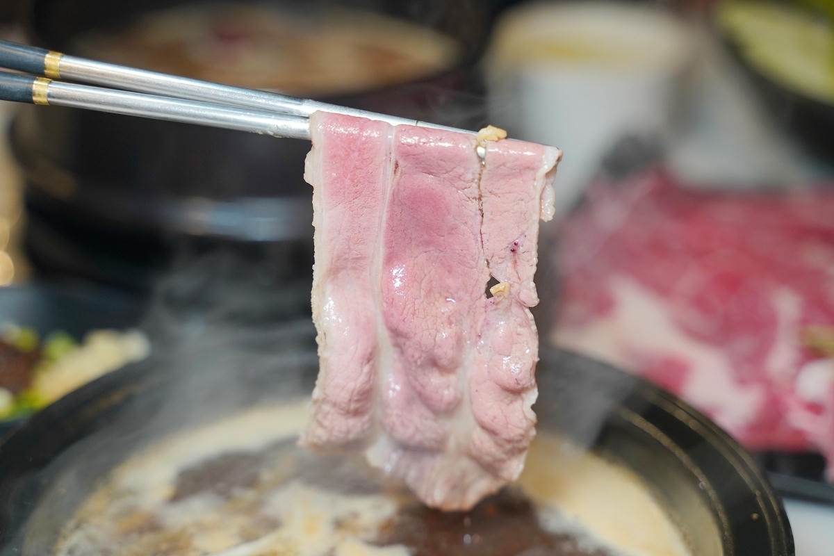 【焱焱燒鍋銅盤鍋物】中和民安街積穗夜市美食推薦 滷肉飯/麻辣鴨血豆腐/飲料豐富自助吧吃到飽