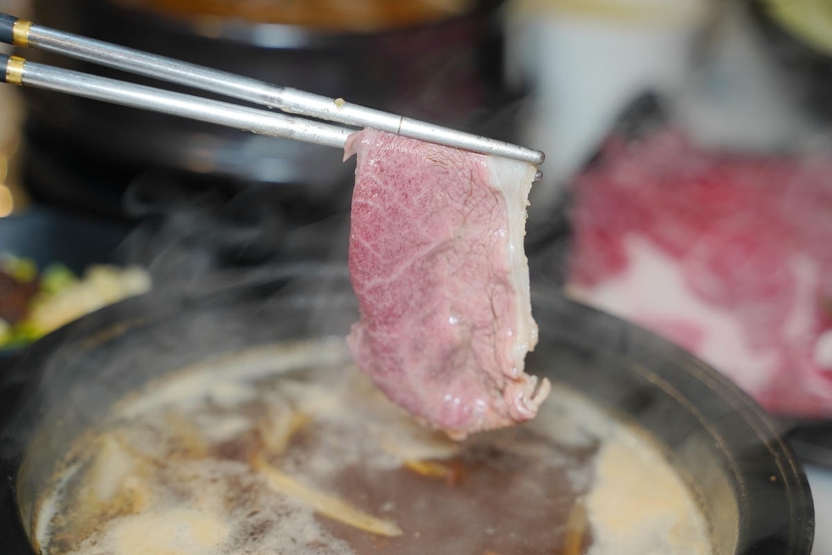 【焱焱燒鍋銅盤鍋物】中和民安街積穗夜市美食推薦 滷肉飯/麻辣鴨血豆腐/飲料豐富自助吧吃到飽
