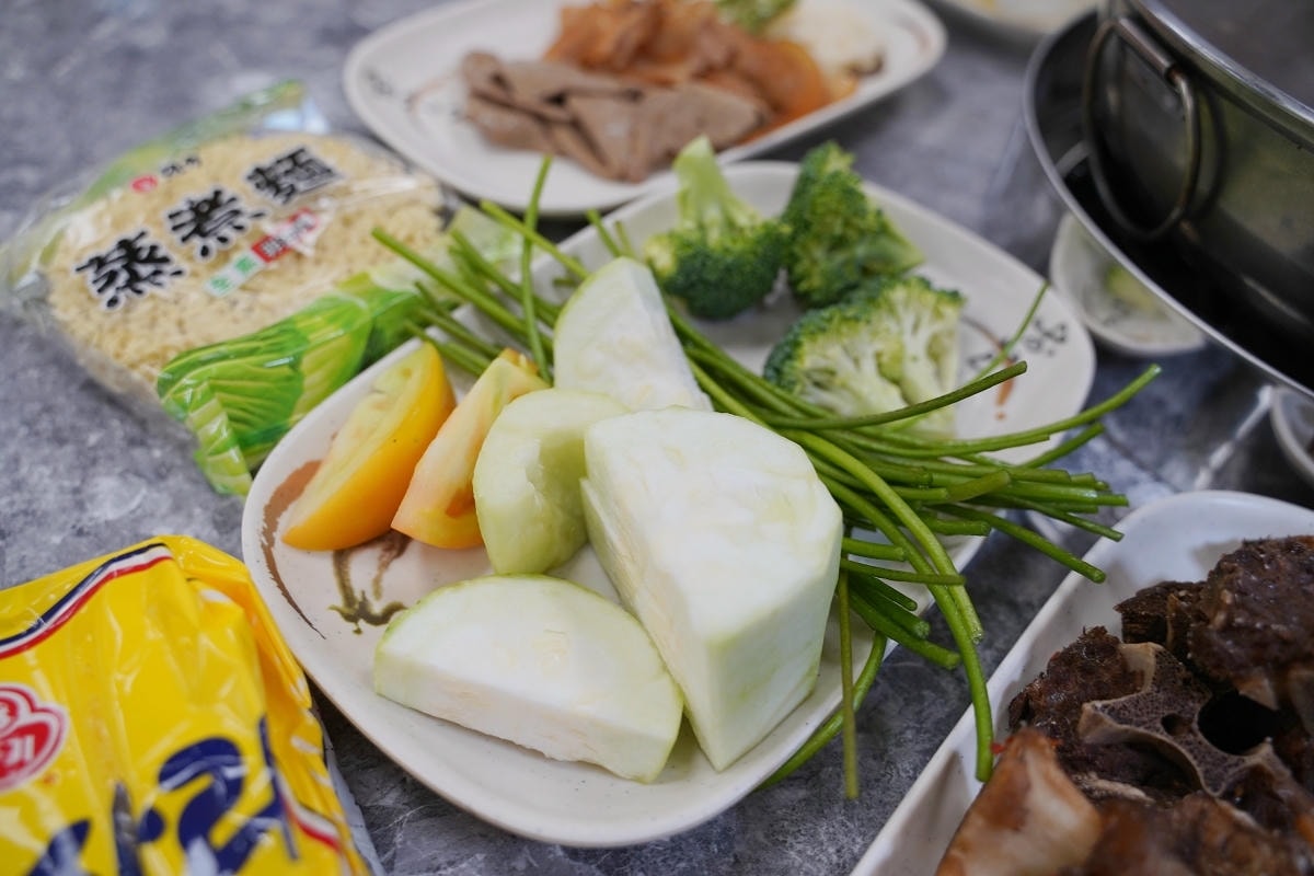 【羊霸天下羊肉爐內壢旗艦店】內壢超人氣火鍋吃到飽餐廳搬新家 豐富自助吧無限量供應通通吃到飽