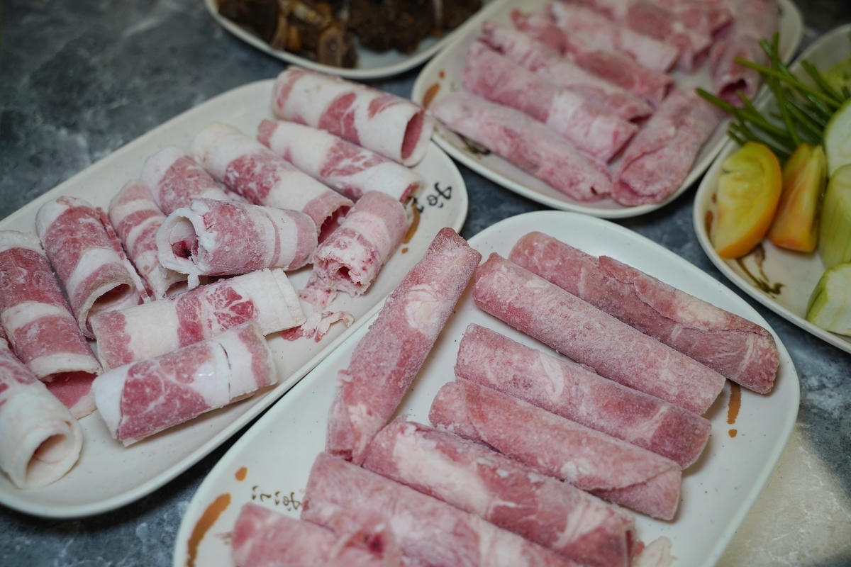 【羊霸天下羊肉爐內壢旗艦店】內壢超人氣火鍋吃到飽餐廳搬新家 豐富自助吧無限量供應通通吃到飽