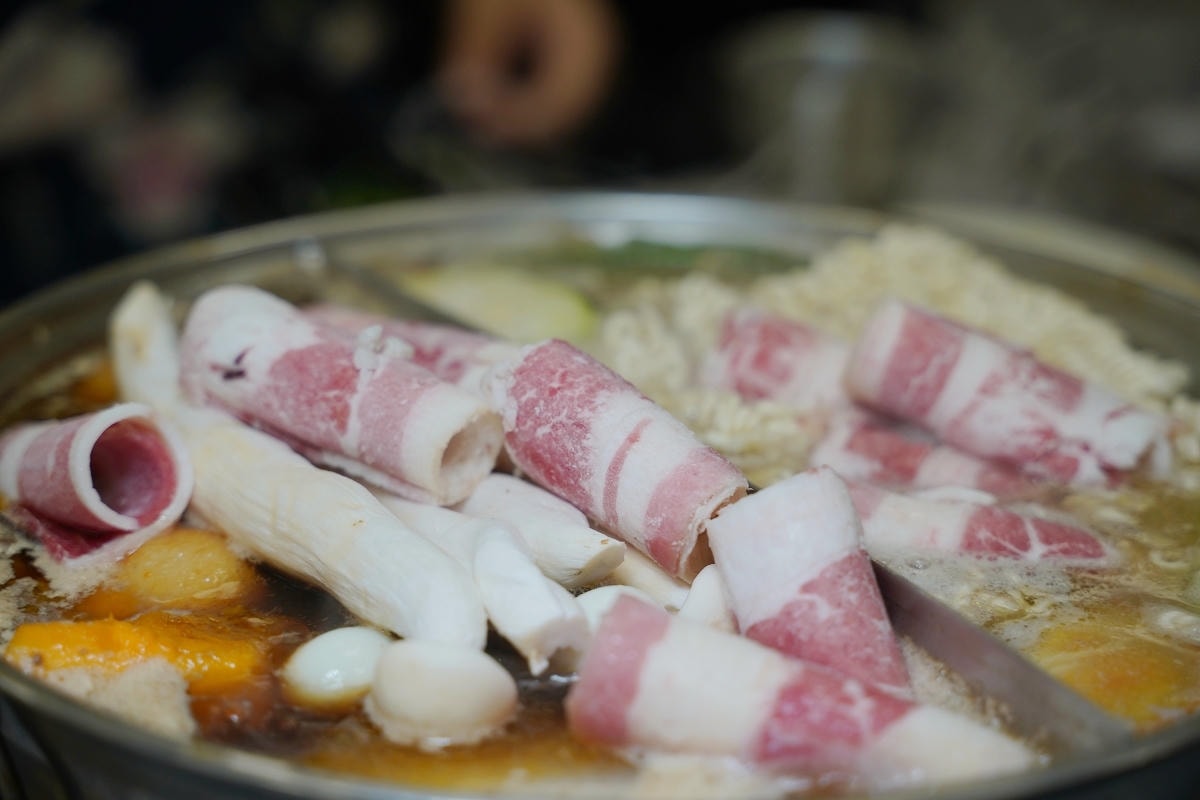 【羊霸天下羊肉爐內壢旗艦店】內壢超人氣火鍋吃到飽餐廳搬新家 豐富自助吧無限量供應通通吃到飽