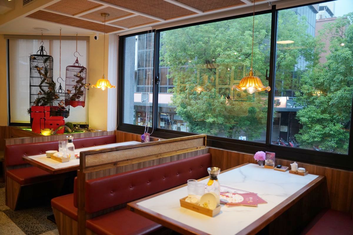 【貍小籠新中式點心專門店】台北迪化街聚餐推薦 大稻埕煙火觀景餐廳首選 霞海城隍廟月老最愛流沙包