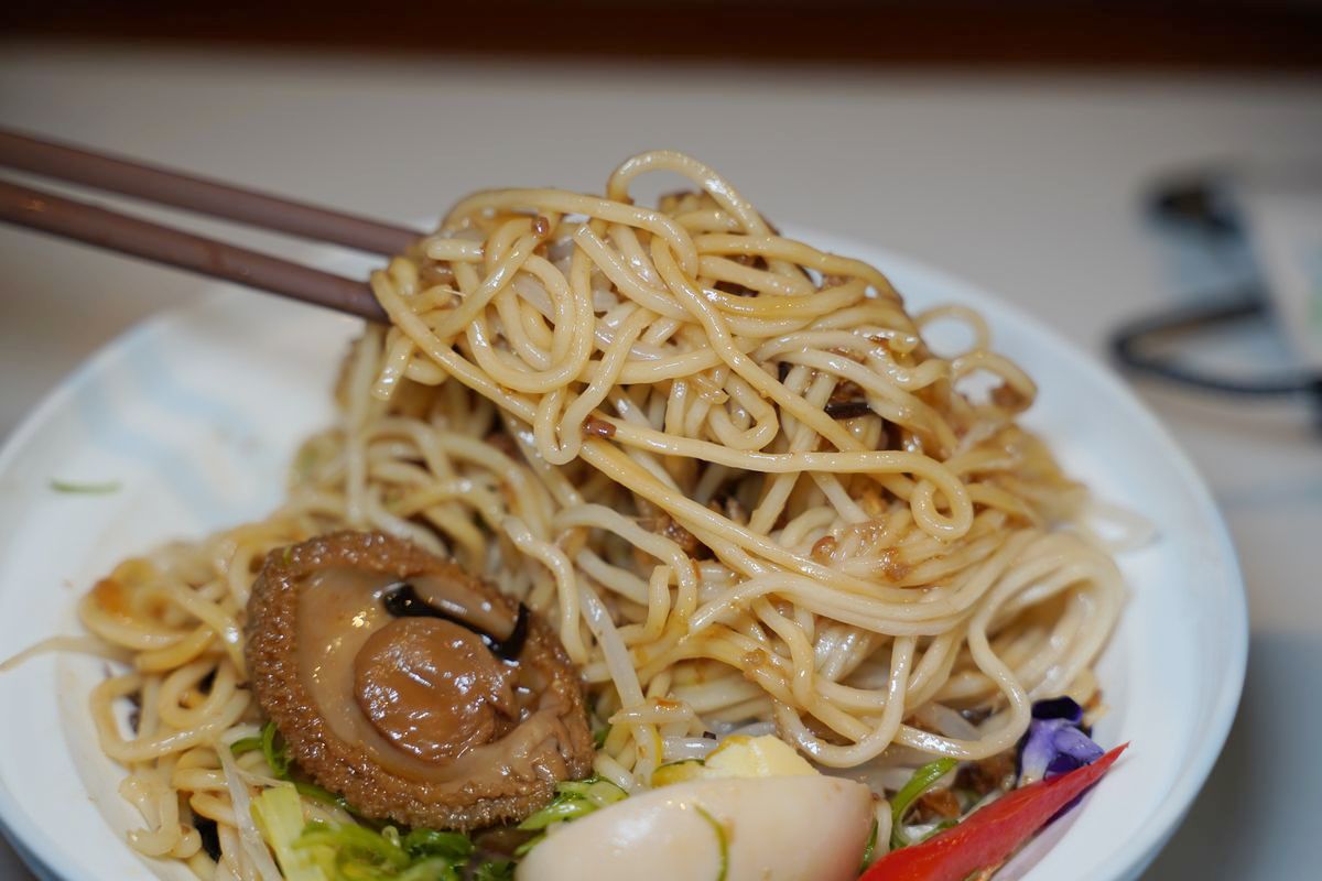 【貍小籠新中式點心專門店】台北迪化街聚餐推薦 大稻埕煙火觀景餐廳首選 霞海城隍廟月老最愛流沙包