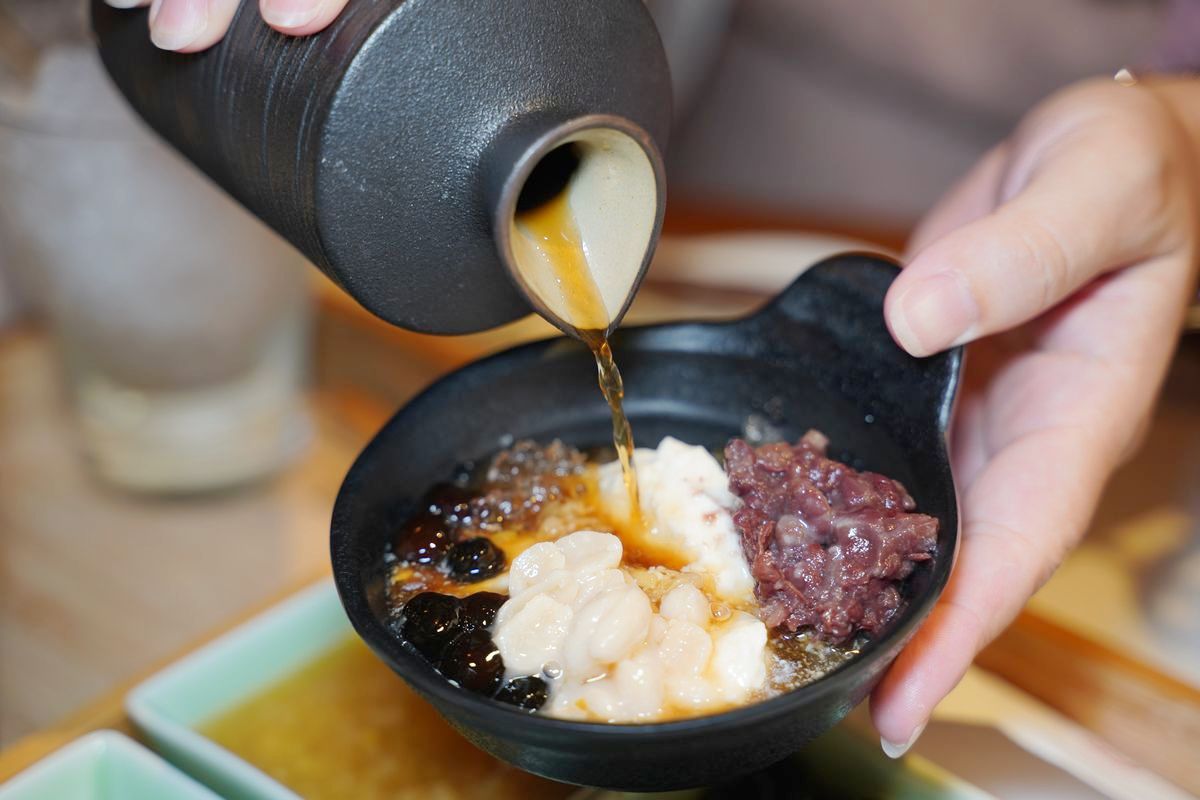 【貍小籠新中式點心專門店】台北迪化街聚餐推薦 大稻埕煙火觀景餐廳首選 霞海城隍廟月老最愛流沙包