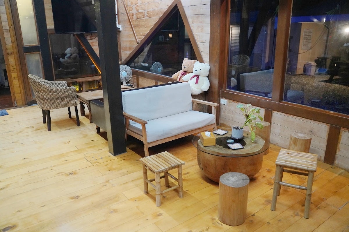 【比西里岸營地/渡假小木屋】台東成功住宿推薦 鄰近台東三仙台 小木屋獨立陽台遠看三仙台日出