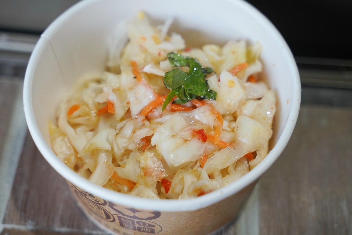 【花蓮玉里橋頭臭豆腐】500碗三連霸花蓮玉里人氣排隊美食小吃 必點酥炸臭豆腐要吃得拿號碼牌