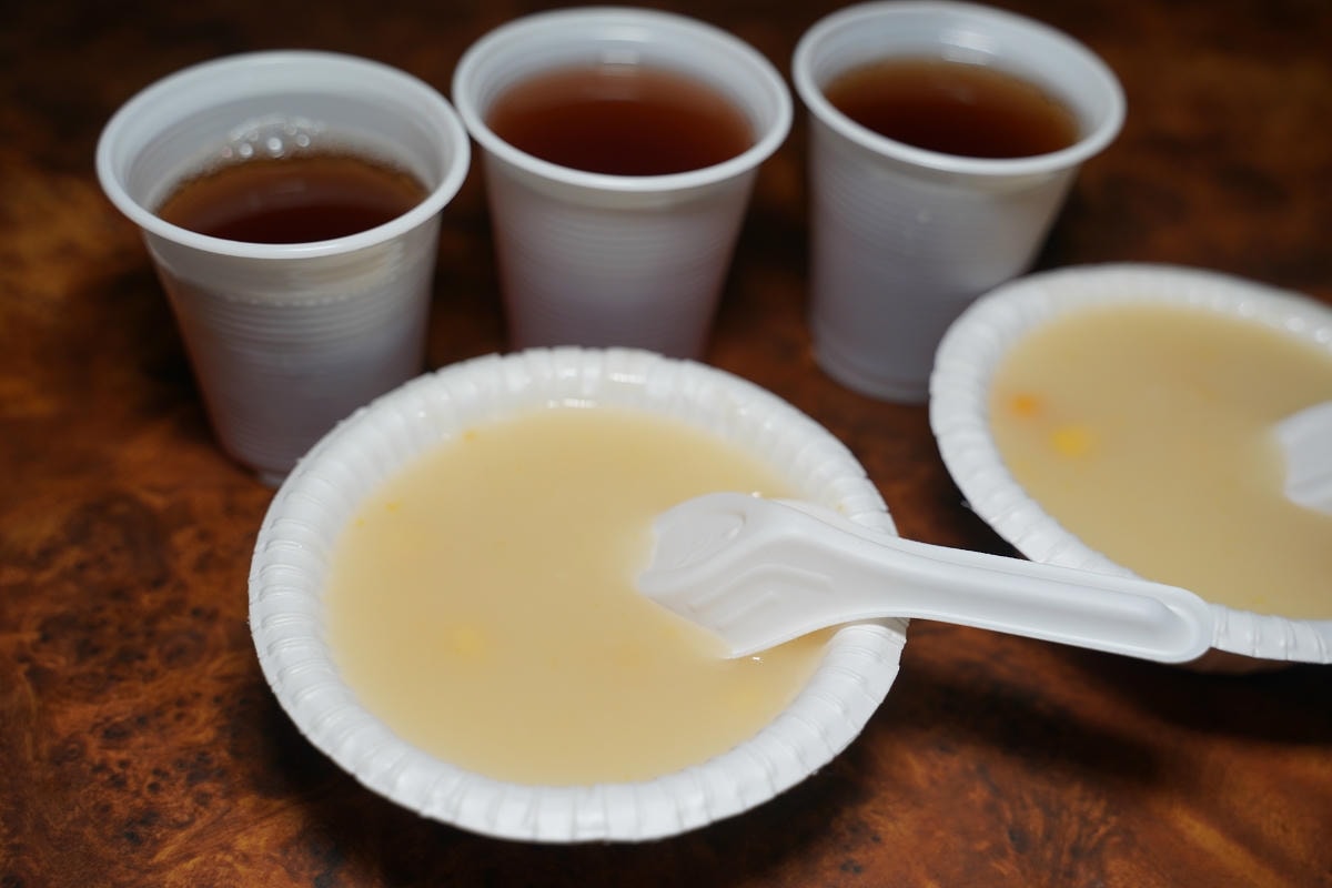 【牛王子牛排攤】北投在地平價牛排 大份量雙拼餐飽足感十足 香甜紅茶喝到飽 北投市場美食推薦
