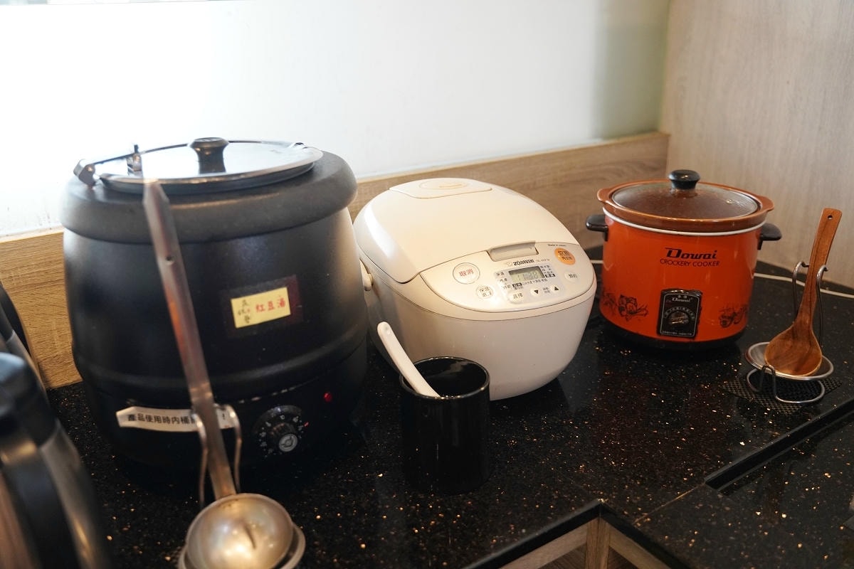 【蔬鍋藝鍋物鶯歌店】鶯歌火車站旁美食推薦 台灣在地新鮮蔬果產地直送 豐富蔬菜自助吧無限供應