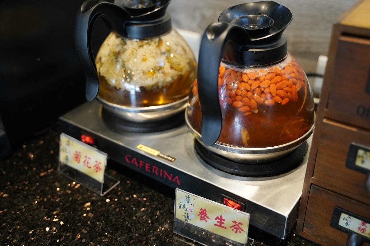 【蔬鍋藝鍋物鶯歌店】鶯歌火車站旁美食推薦 台灣在地新鮮蔬果產地直送 豐富蔬菜自助吧無限供應