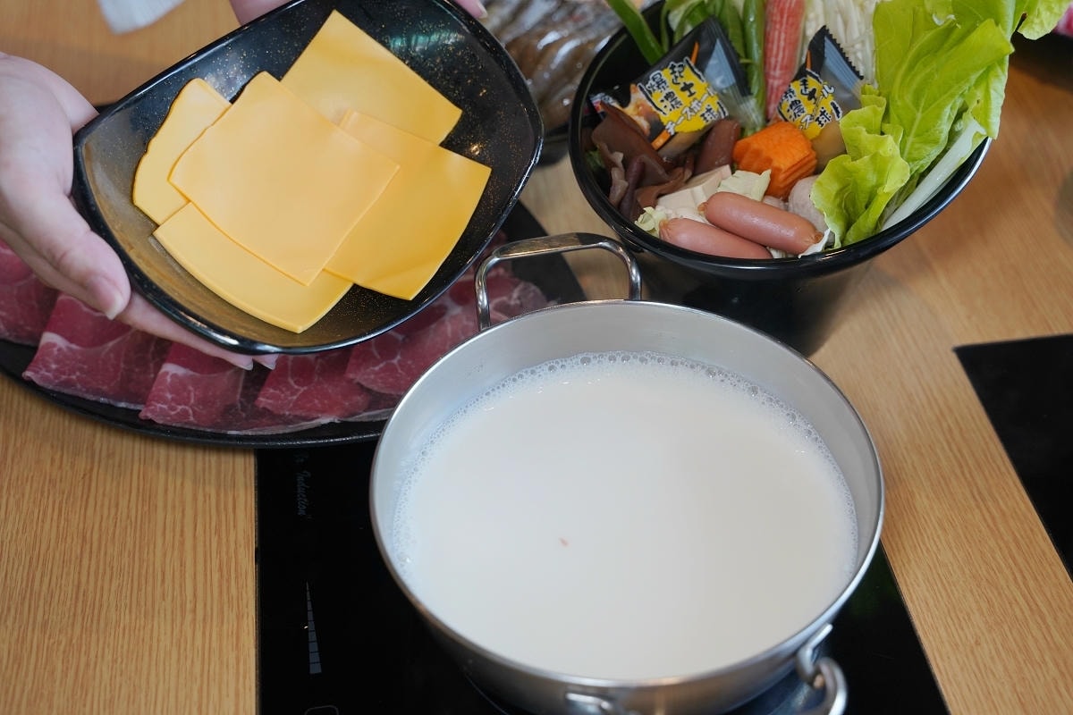 【蔬鍋藝鍋物鶯歌店】鶯歌火車站旁美食推薦 台灣在地新鮮蔬果產地直送 豐富蔬菜自助吧無限供應