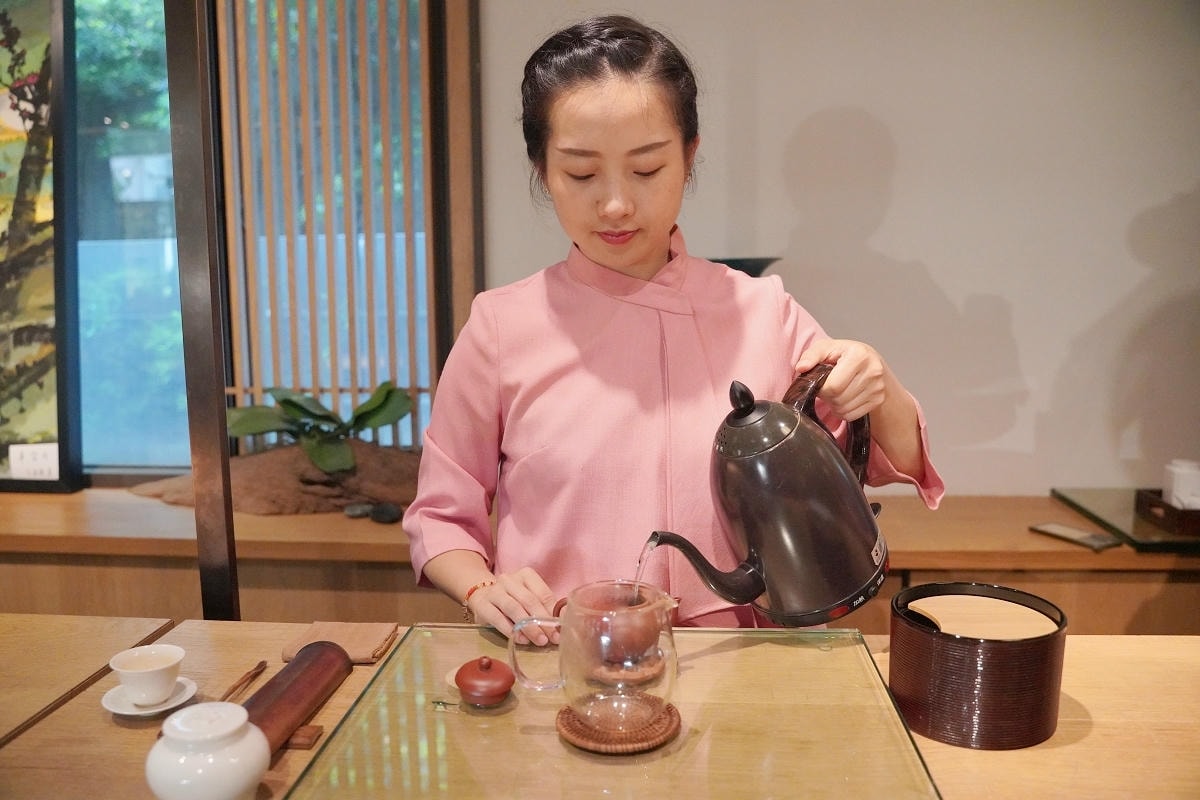 【梅門六調通模範茶館】台北條通商圈素食餐廳推薦 李鳳山大師打造的天然蔬食素養空間