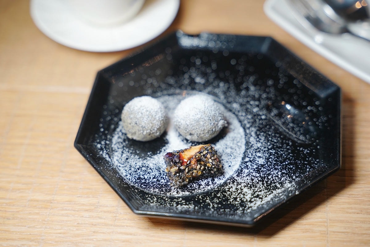 【梅門六調通模範茶館】台北條通商圈素食餐廳推薦 李鳳山大師打造的天然蔬食素養空間