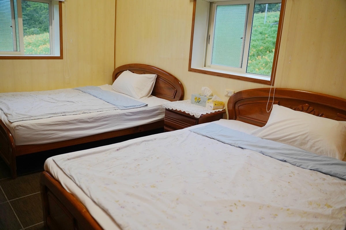 【益順休閒農場】花蓮六十石山住宿推薦 窗外即是滿滿金針花海 住宿餐飲就像是回到老家一樣舒適