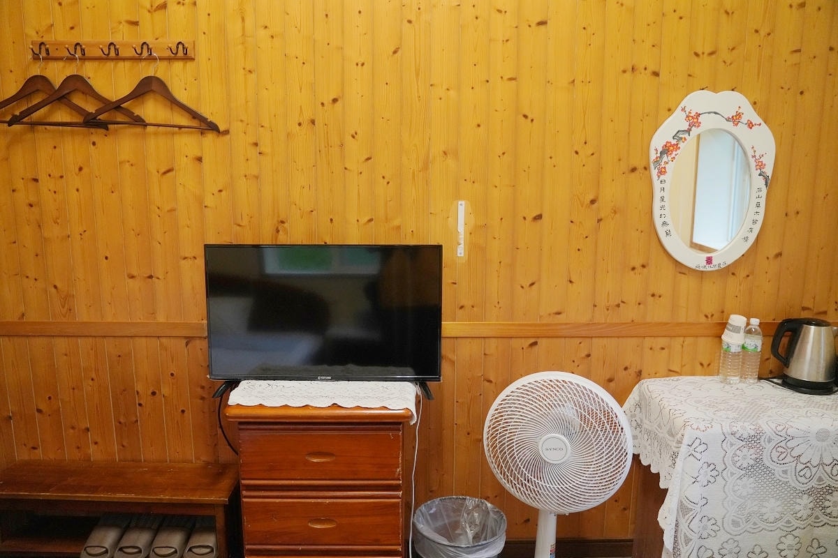 【益順休閒農場】花蓮六十石山住宿推薦 窗外即是滿滿金針花海 住宿餐飲就像是回到老家一樣舒適