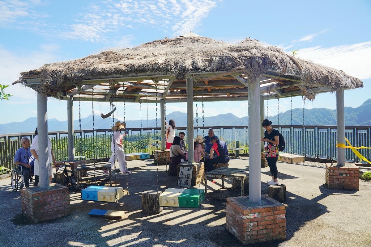 【964驛站二訪】花蓮富里六十石山採金針體驗 六十石山制高點忘憂亭 六十石山最好吃的炸金針