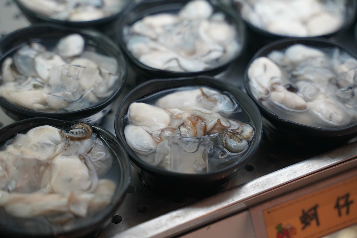 【魔椒頂級鴛鴦鍋經國直營店】桃園吃到飽首選 豐富海鮮自助吧無限量供應 紅白酒瓶裝啤酒喝到飽
