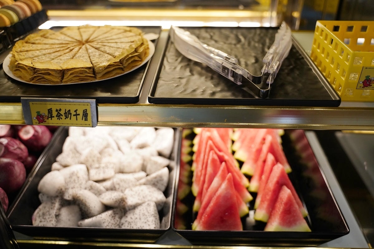 【魔椒頂級鴛鴦鍋經國直營店】桃園吃到飽首選 豐富海鮮自助吧無限量供應 紅白酒瓶裝啤酒喝到飽